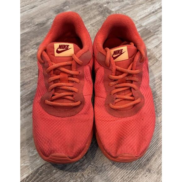 Nike Tanjun SE Ember Glow/Gym Red Peach Cream Running Shoe Size 8.5 844908-800 - Picture 2 of 7